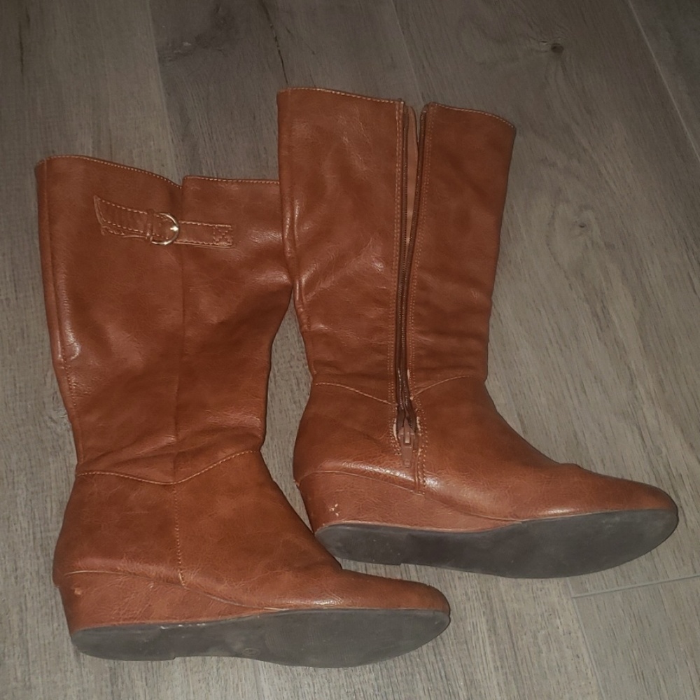 Brown boots